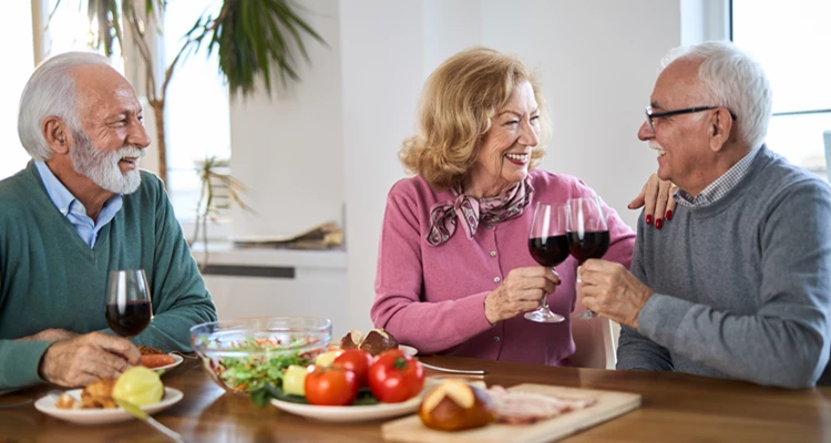 Jetzt trink ma no a Glaserl Wein - auf unsere Gesundheit!